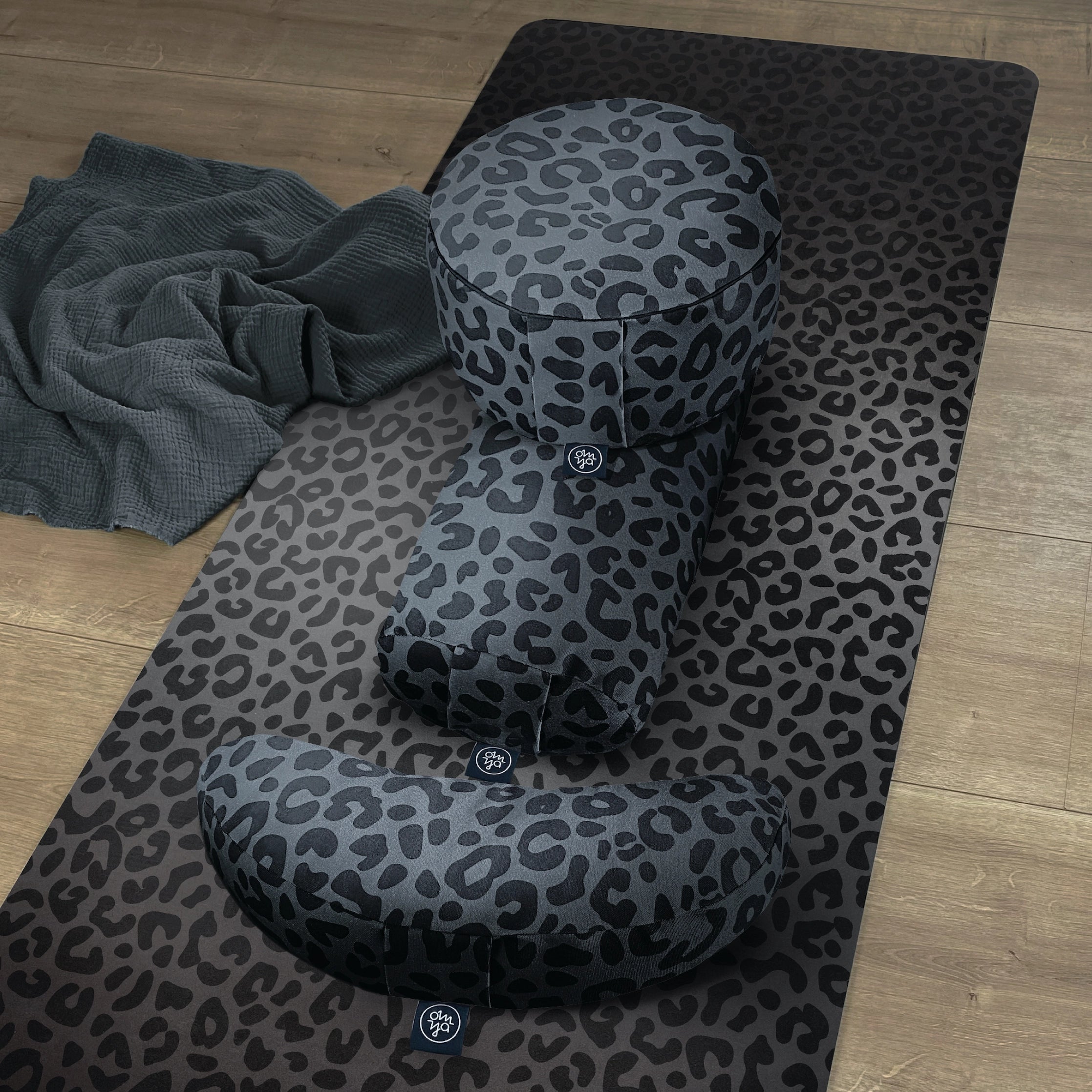 Design Yoga Halbmond Kissen - Deep Wild