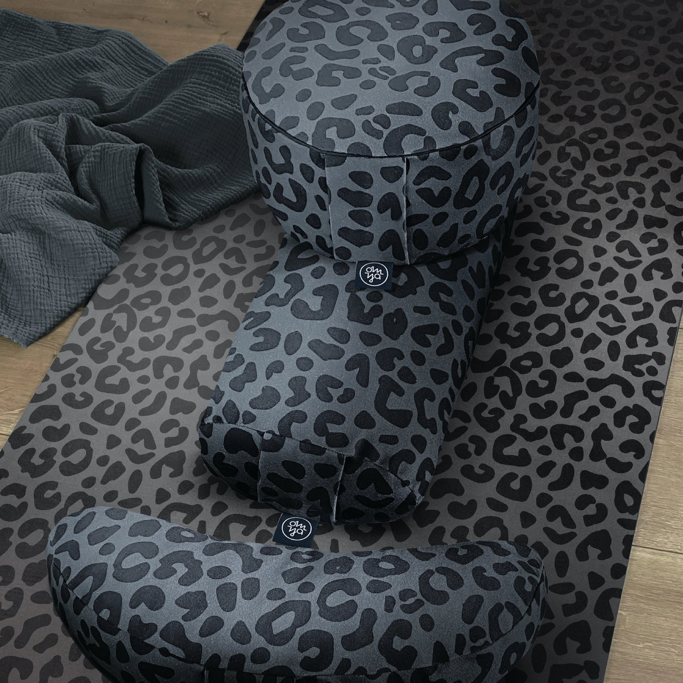 Design Yoga Halbmond Kissen - Deep Wild
