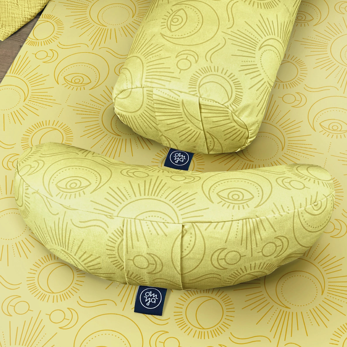 Design Yoga Halbmond Kissen - Rising Sun & Moon